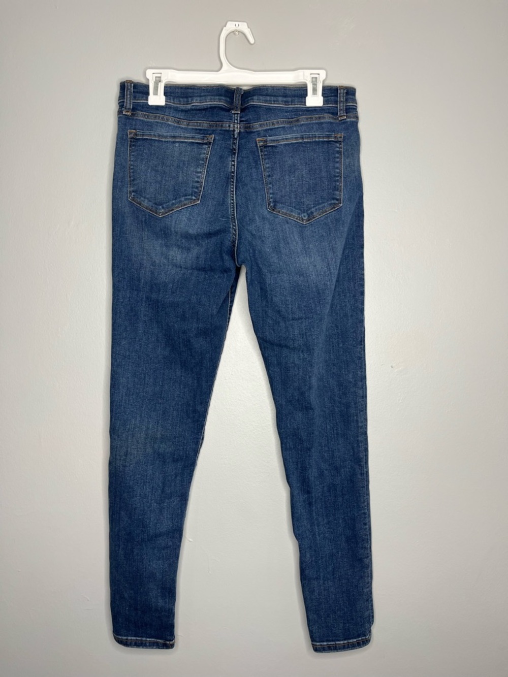 Banana Republic Women’s Blue Medium Wash Sculpt Skinny Jeans - Picture 2 of 9